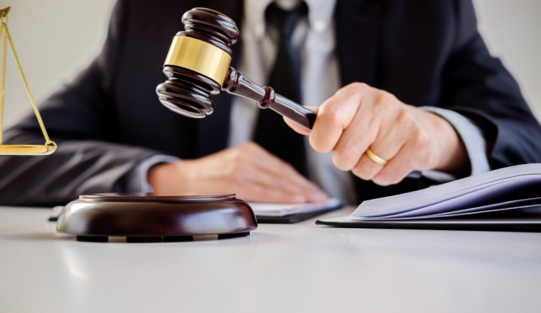 judge giving verdict about ta personal injury case