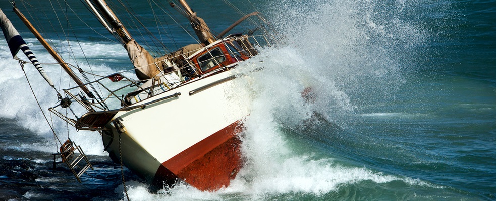 a boat going to crash because of the big waves