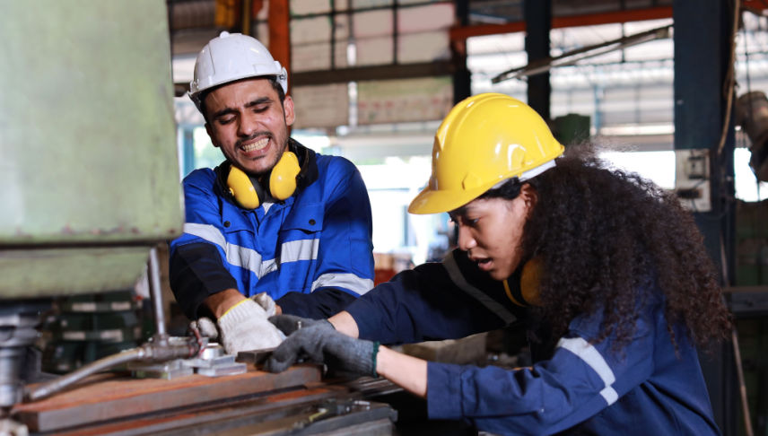 technician had hand accident because of defective machine